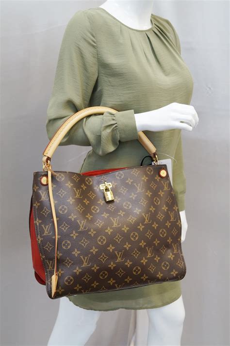 louis vuitton gaia bag red